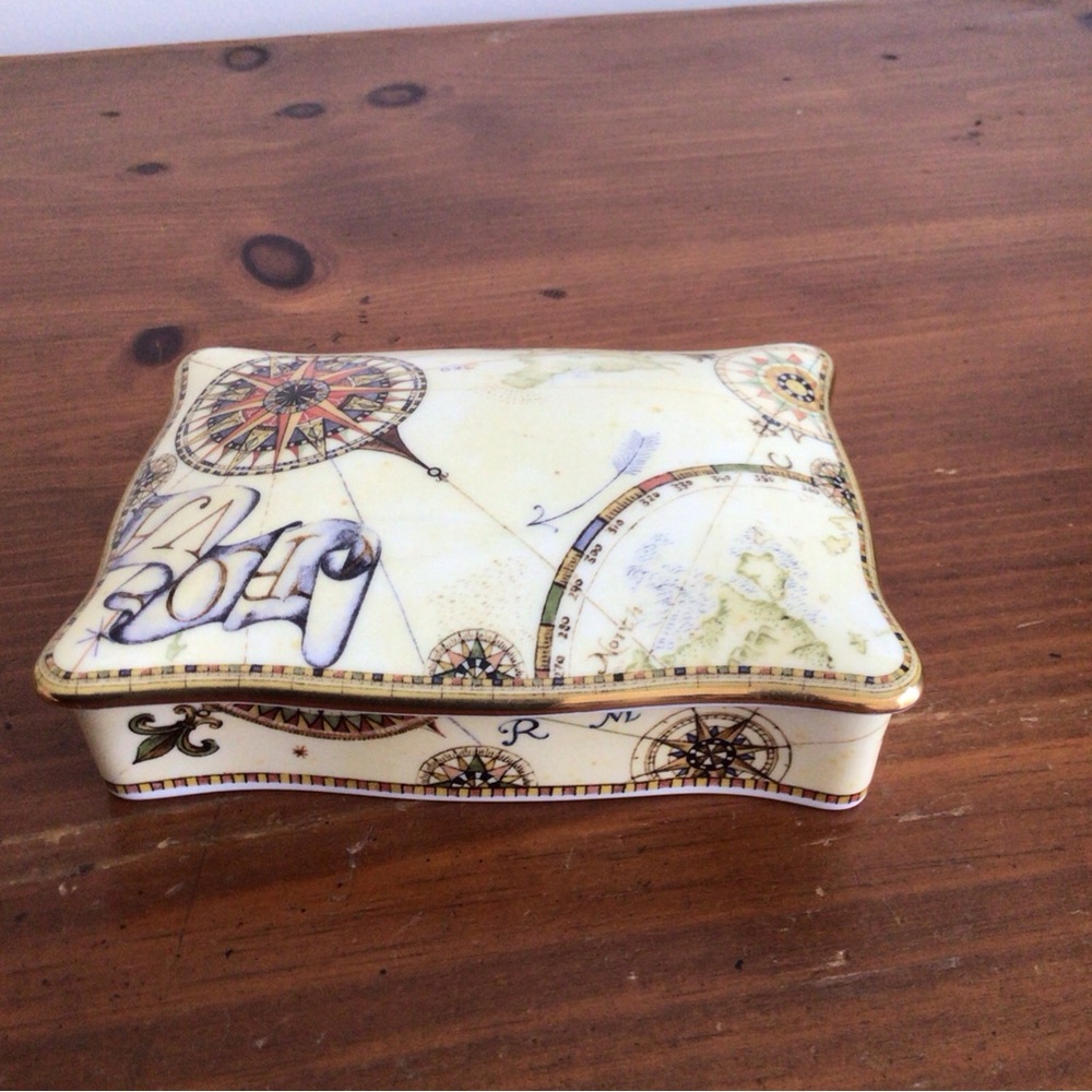 Vintage Wedgwood Atlas With Cards In Great Shape